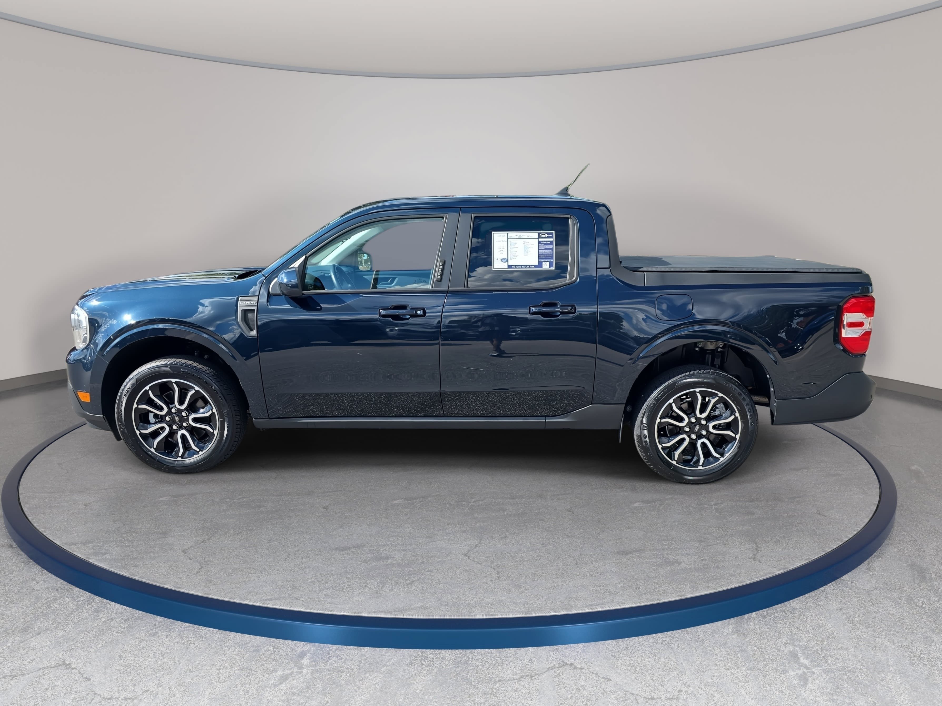 Used 2022 Ford Maverick Lariat w/ Lariat Luxury Package FWD image 8