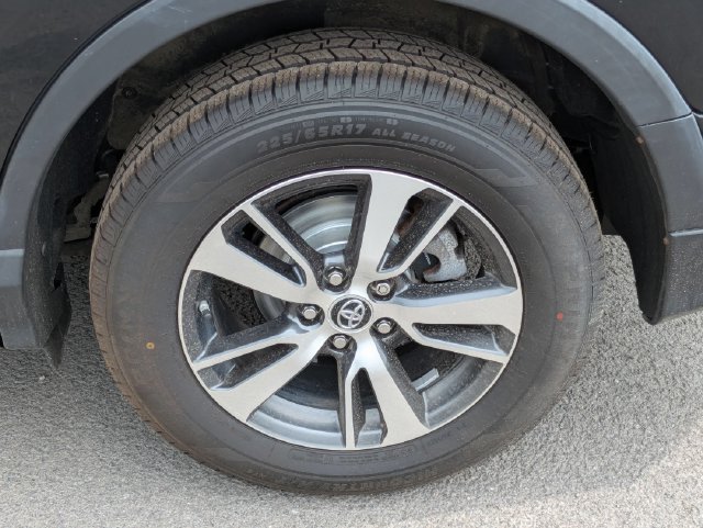 Used 2018 Toyota RAV4 XLE w/ Plus Extra Value Package AWD/4WD image 27