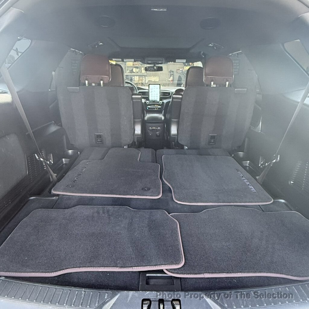 Used 2021 Ford Explorer Platinum w/ Equipment Group 601A AWD/4WD image 42