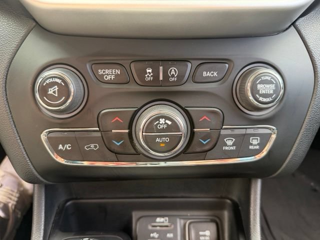 Used 2016 Jeep Cherokee Overland AWD/4WD image 19
