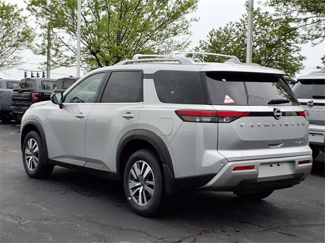 New 2025 Nissan Pathfinder SL image 4