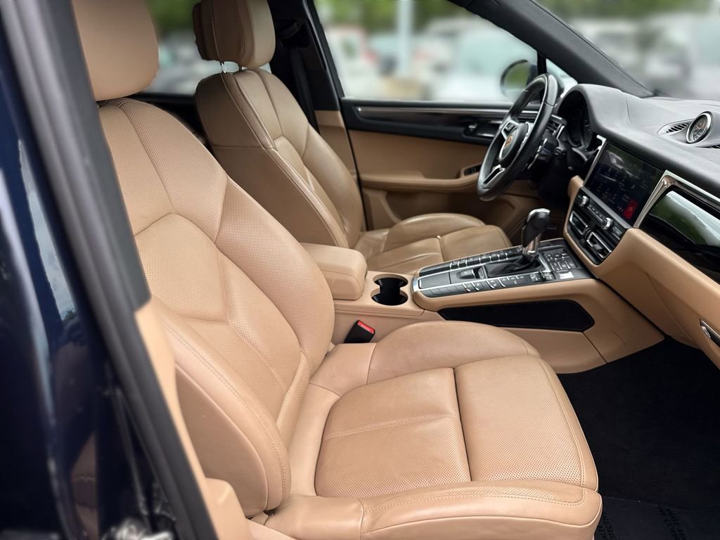 Used 2019 Porsche Macan AWD/4WD image 25