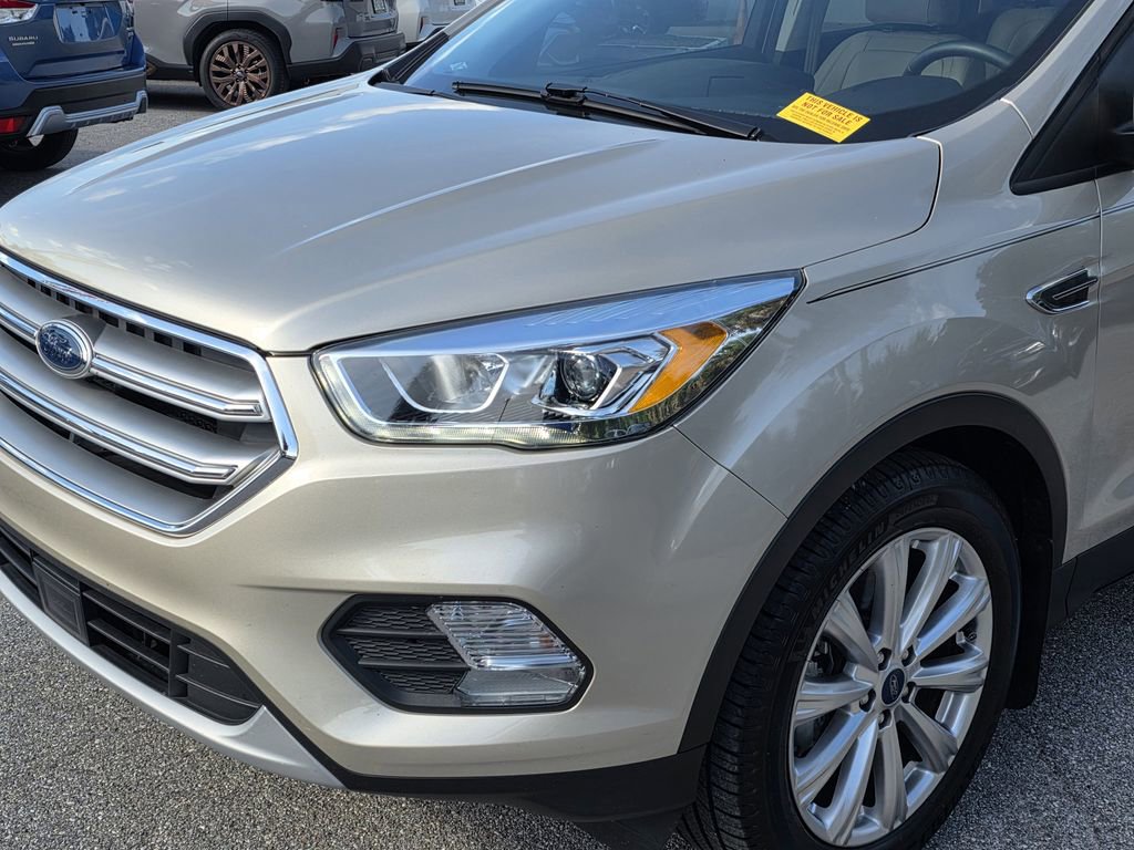 Used 2017 Ford Escape Titanium FWD image 6