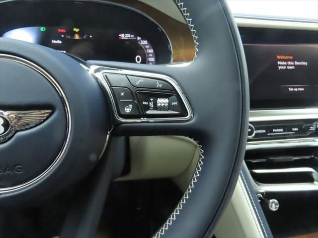 Used 2025 Bentley Flying Spur Plug-In Hybrid image 13