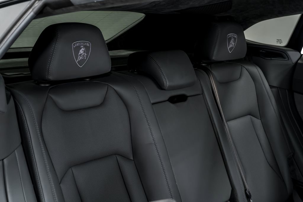 Used 2021 Lamborghini Urus image 35