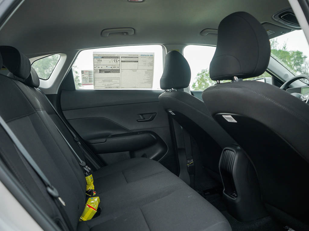 New 2027 Hyundai Kona SE AWD/4WD image 12
