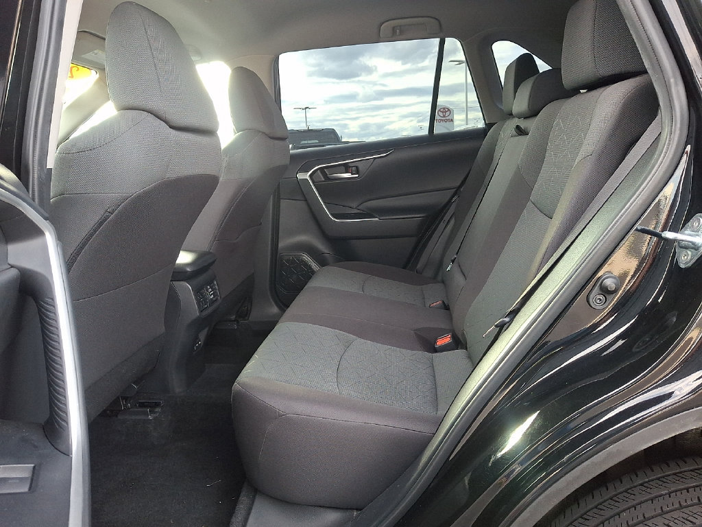 Used 2024 Toyota RAV4 XLE AWD/4WD image 10