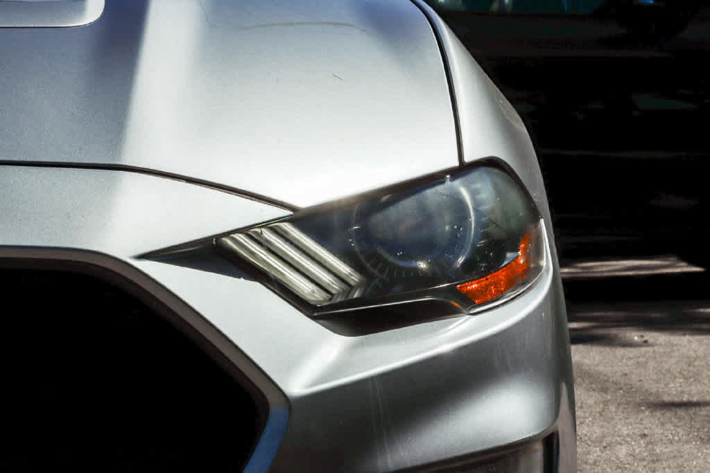 Used 2020 Ford Mustang Premium RWD image 8