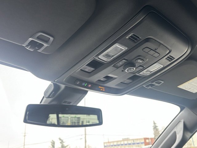 Used 2021 GMC Yukon AT4 w/ AT4 Premium Package image 31