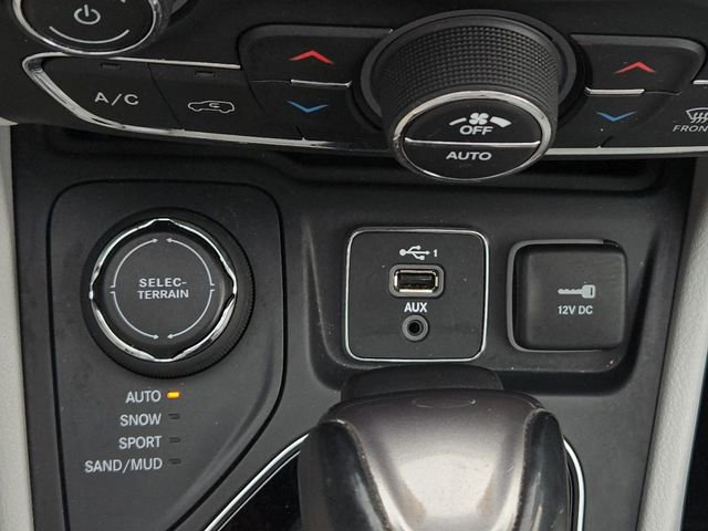 Used 2020 Jeep Cherokee Limited AWD/4WD image 29