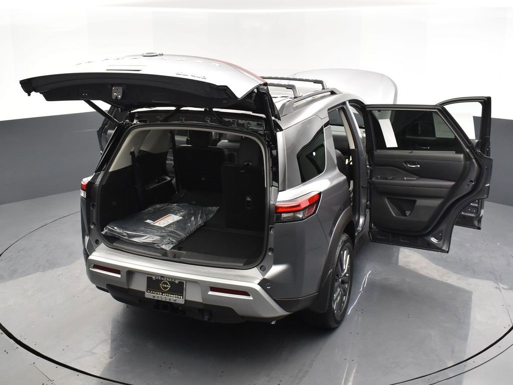 Certified 2025 Nissan Pathfinder SL w/ SL Premium Package image 32