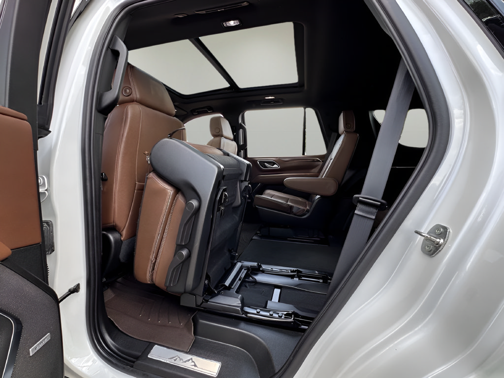 Used 2023 Chevrolet Tahoe High Country w/ Premium Package 2 RWD image 22