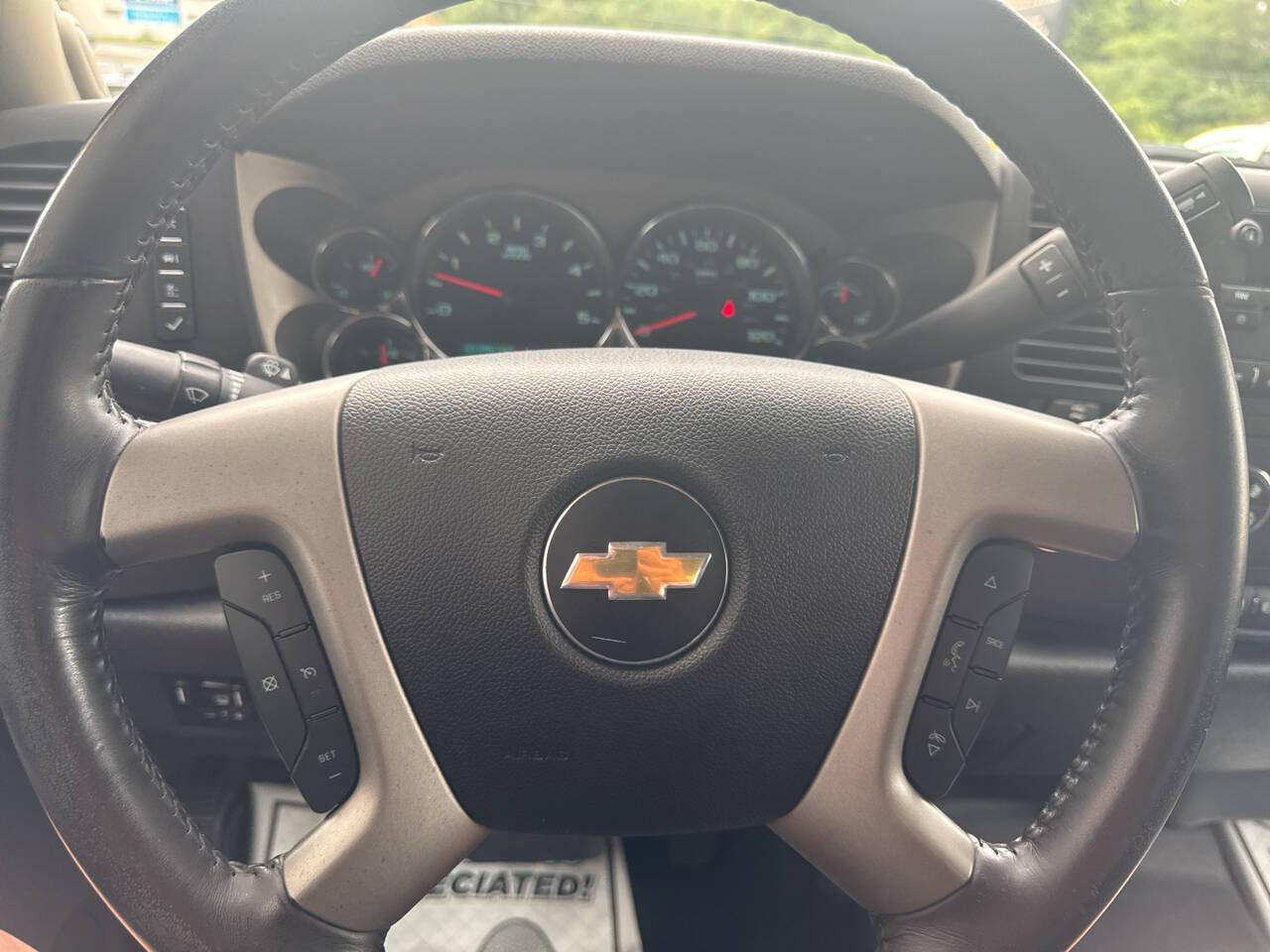 Used 2014 Chevrolet Silverado 2500 LT w/ Custom Sport Truck Package AWD/4WD image 31