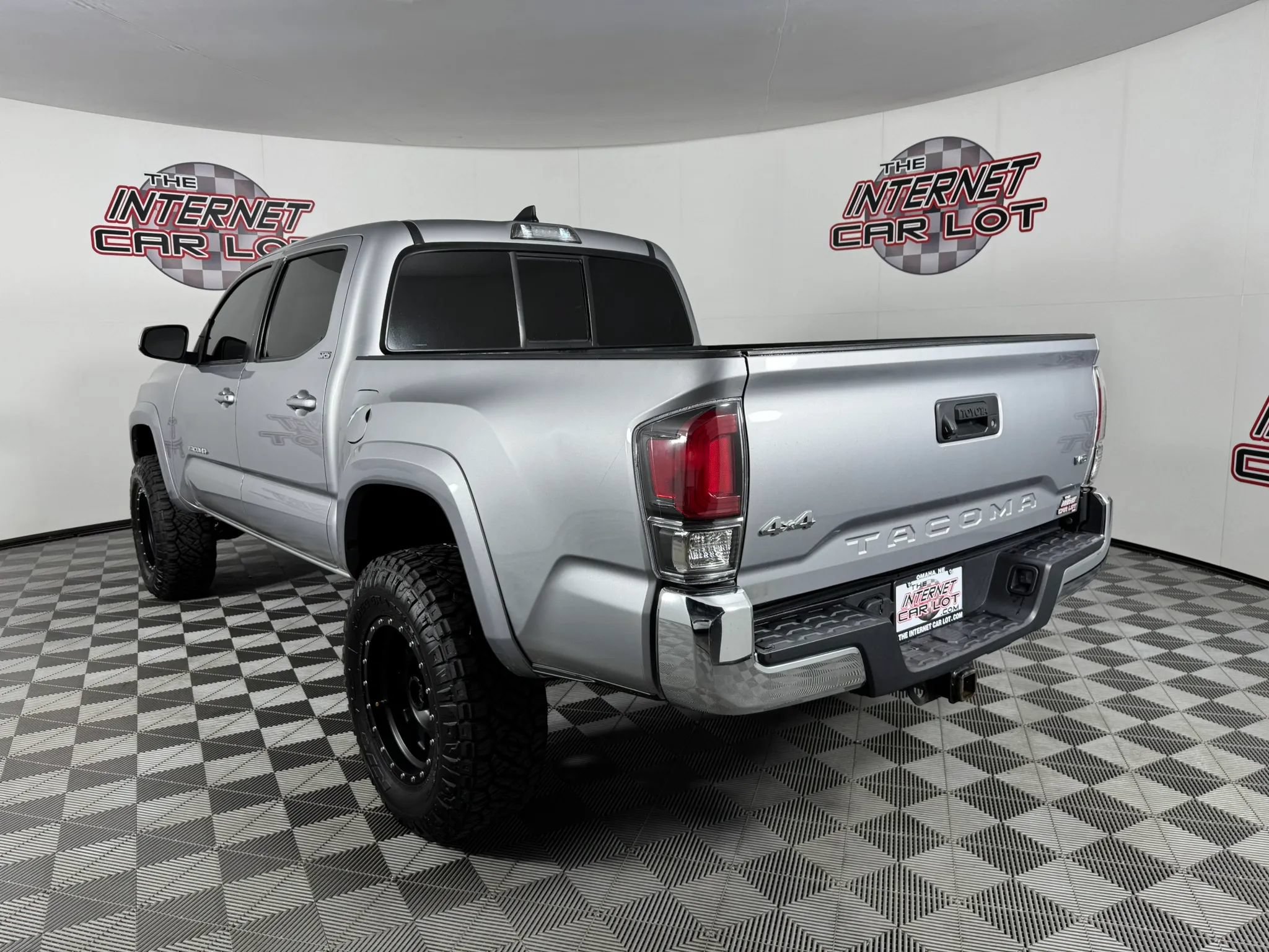 Used 2016 Toyota Tacoma SR5 w/ SR5 Appearance Package (SN) AWD/4WD image 5