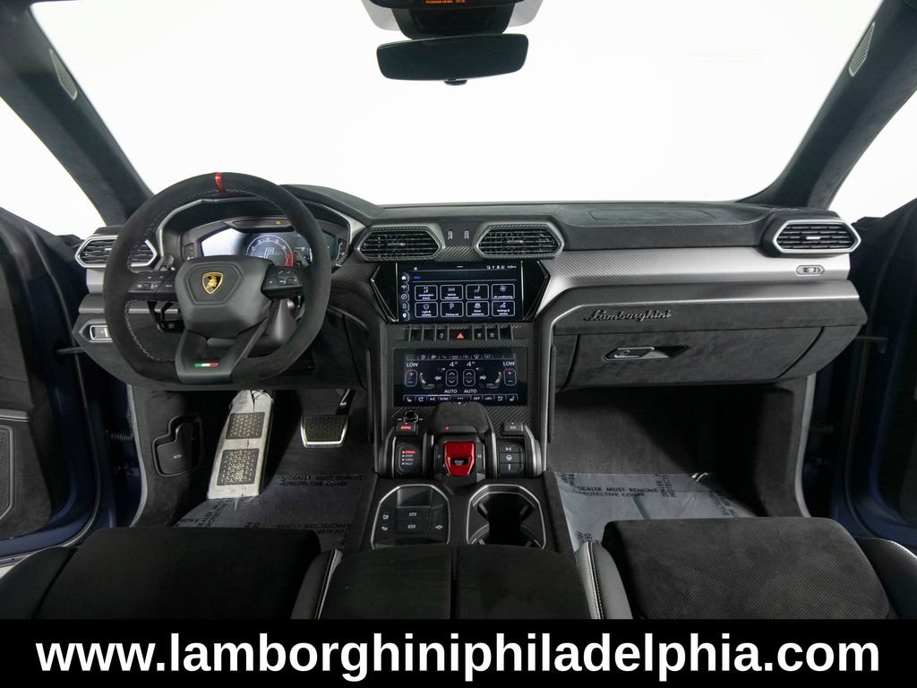 Used 2023 Lamborghini Urus Performante AWD/4WD image 40