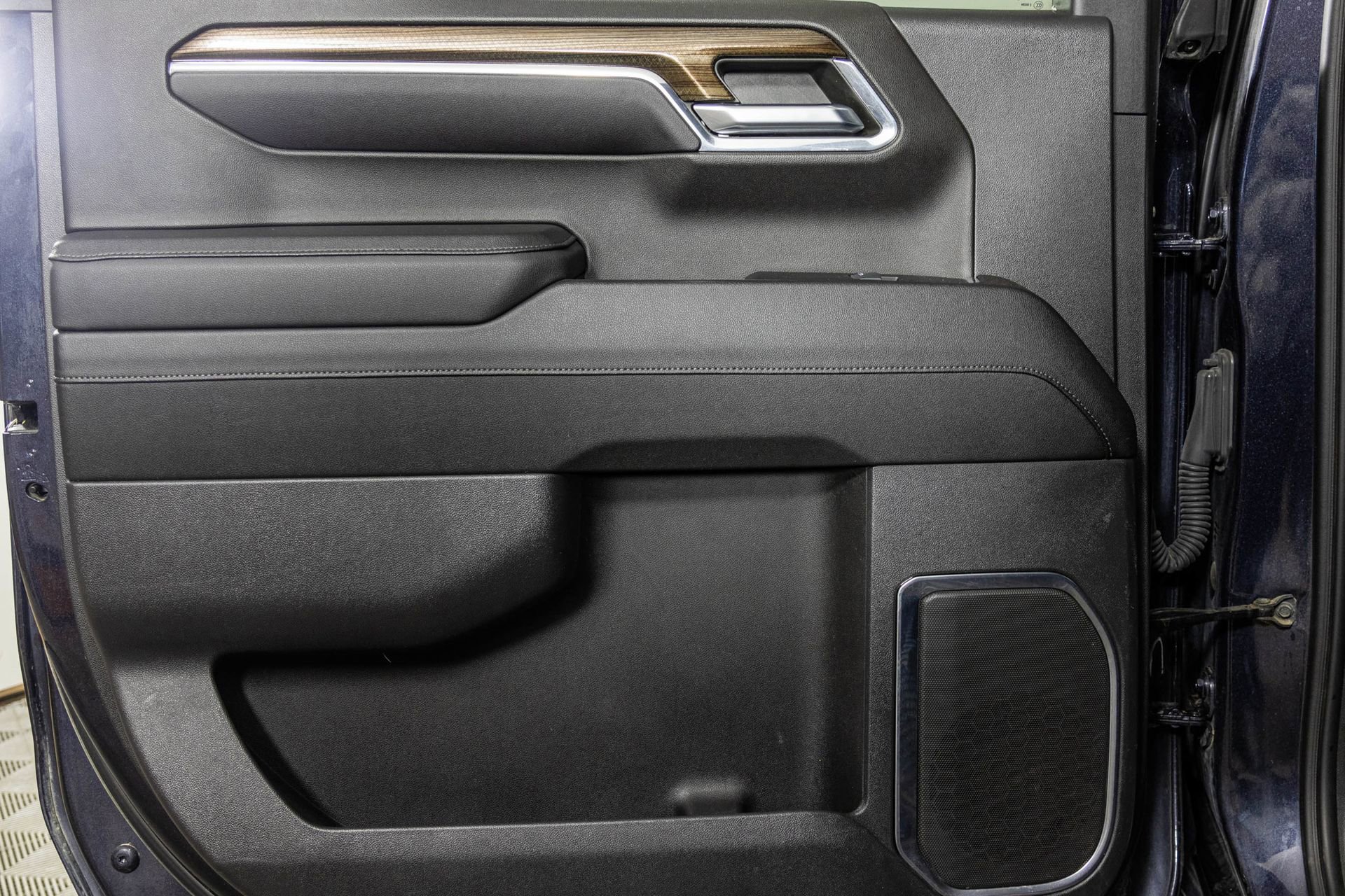 Used 2023 Chevrolet Silverado 1500 LT image 38