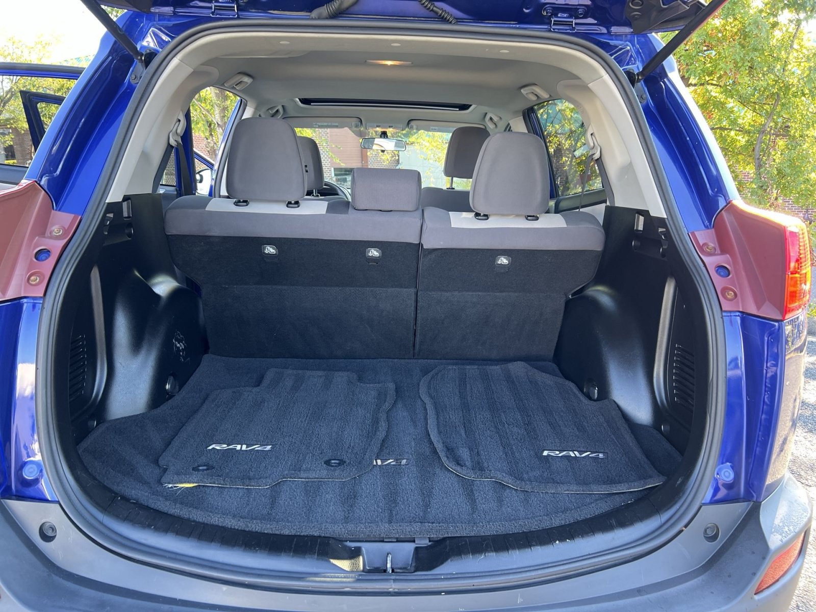 Used 2015 Toyota RAV4 XLE AWD/4WD image 26