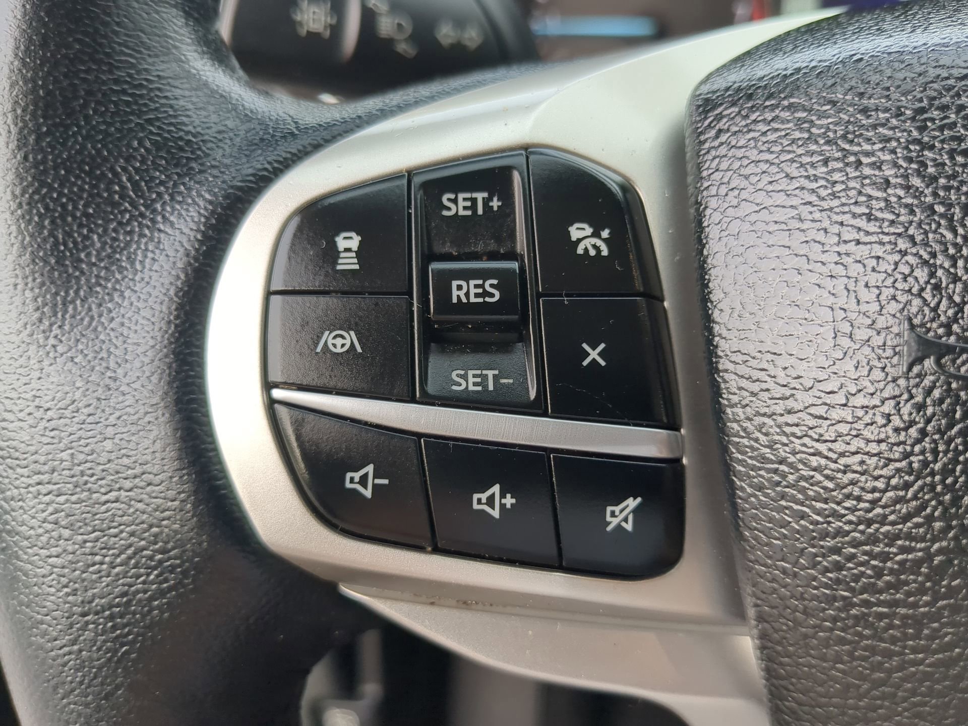 Certified 2022 Ford Explorer XLT w/ Equipment Group 202A RWD image 67