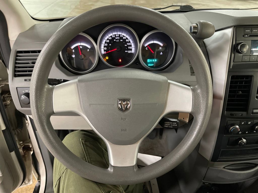 Used 2010 Dodge Grand Caravan SE image 15