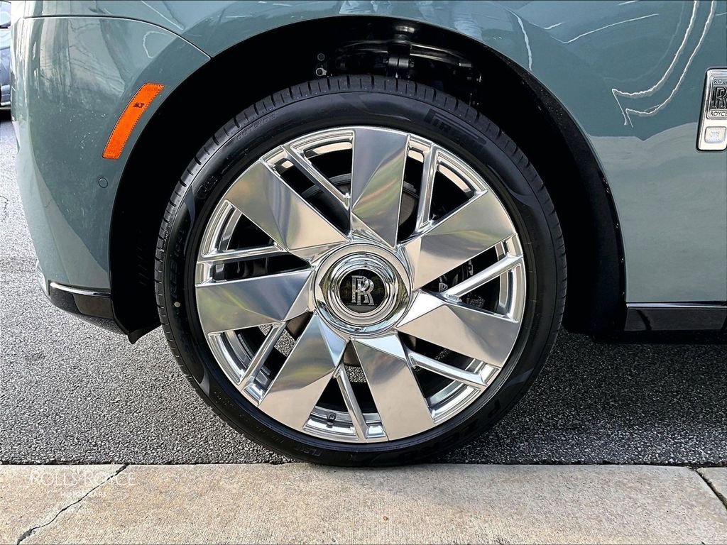 New 2026 Rolls-Royce Cullinan AWD/4WD image 16