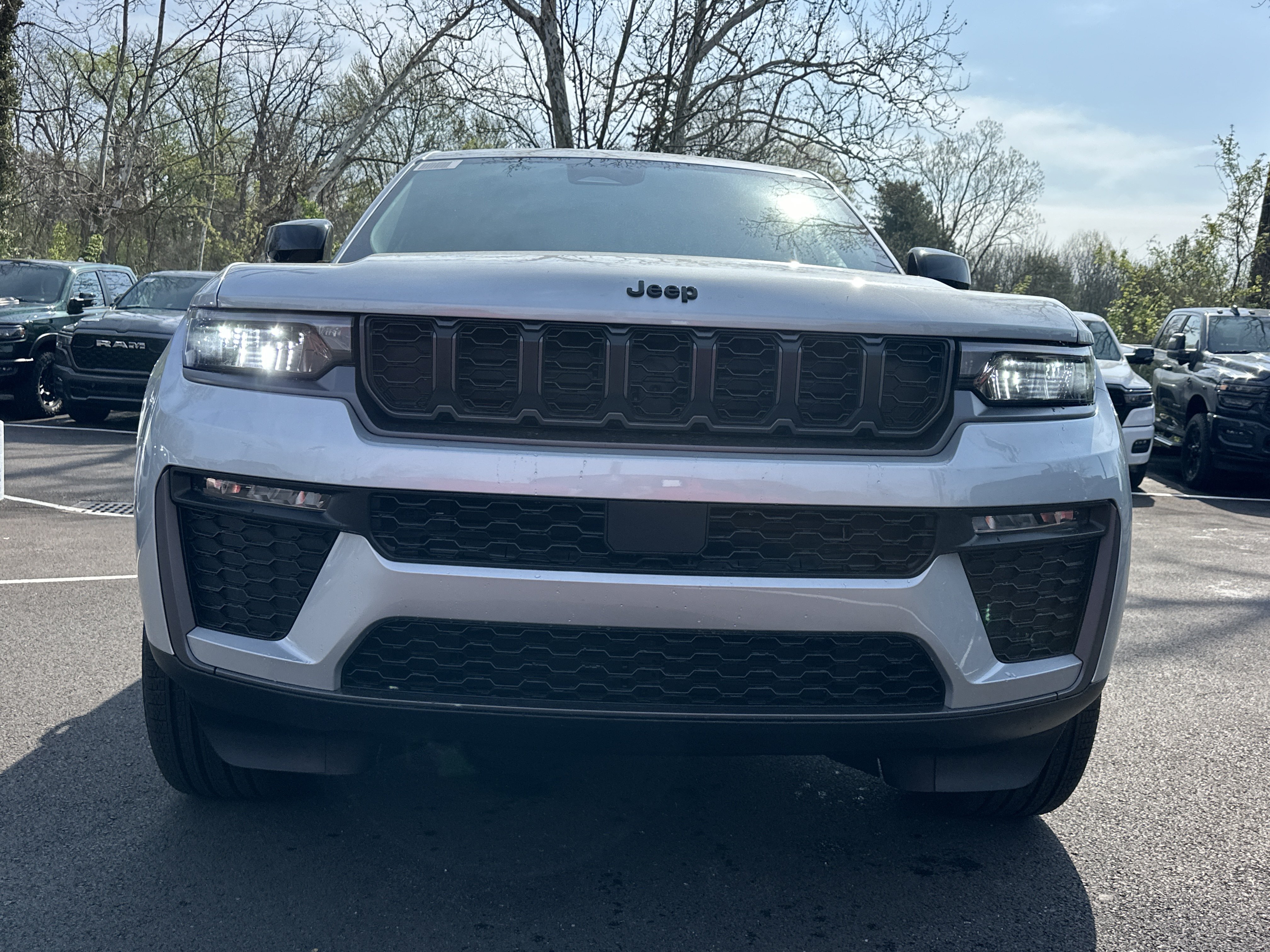 New 2026 Jeep Grand Cherokee L Limited w/ Limited Altitude Package AWD/4WD image 20