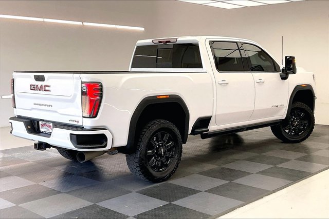 Used 2024 GMC Sierra 2500 AT4 w/ AT4 Premium Plus Package AWD/4WD image 13
