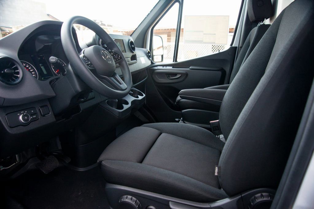 Used 2024 Mercedes-Benz Sprinter 144 Cargo image 33