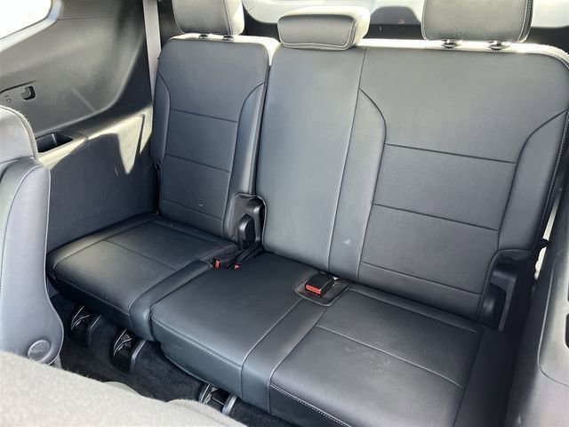 Used 2025 Buick Enclave Preferred AWD/4WD image 48