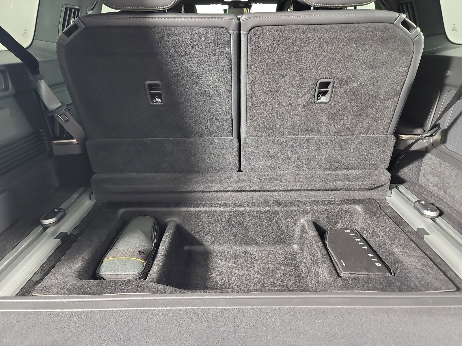 Used 2024 Rivian R1S Adventure image 26