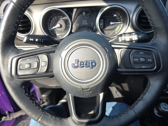 Used 2023 Jeep Wrangler Unlimited w/ Sun & Screen Package image 17