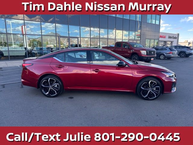 Used 2023 Nissan Altima 2.5 SR w/ SR Premium Package AWD/4WD image 13