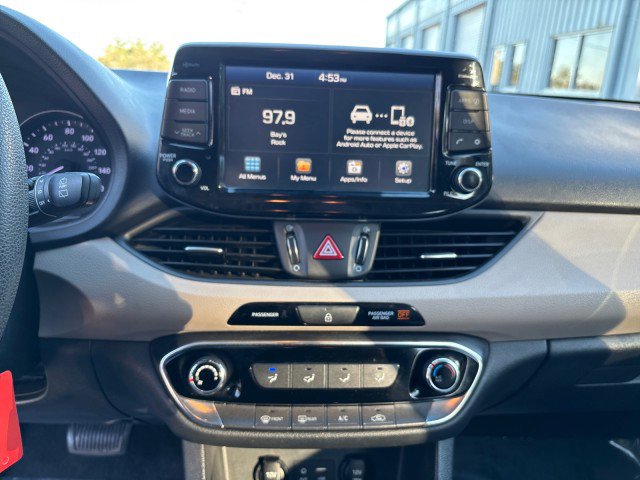 Used 2020 Hyundai Elantra GT image 17