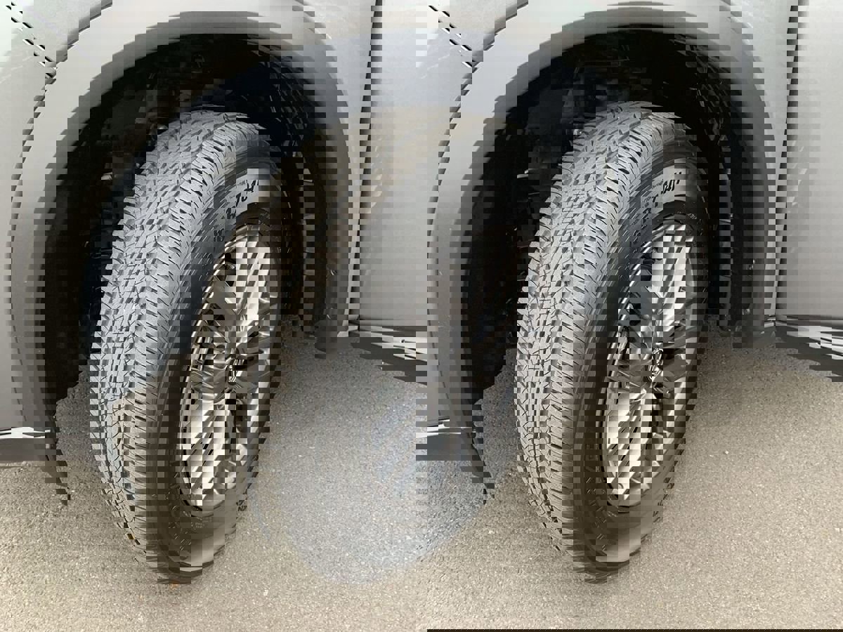 Used 2024 Nissan Rogue S image 11