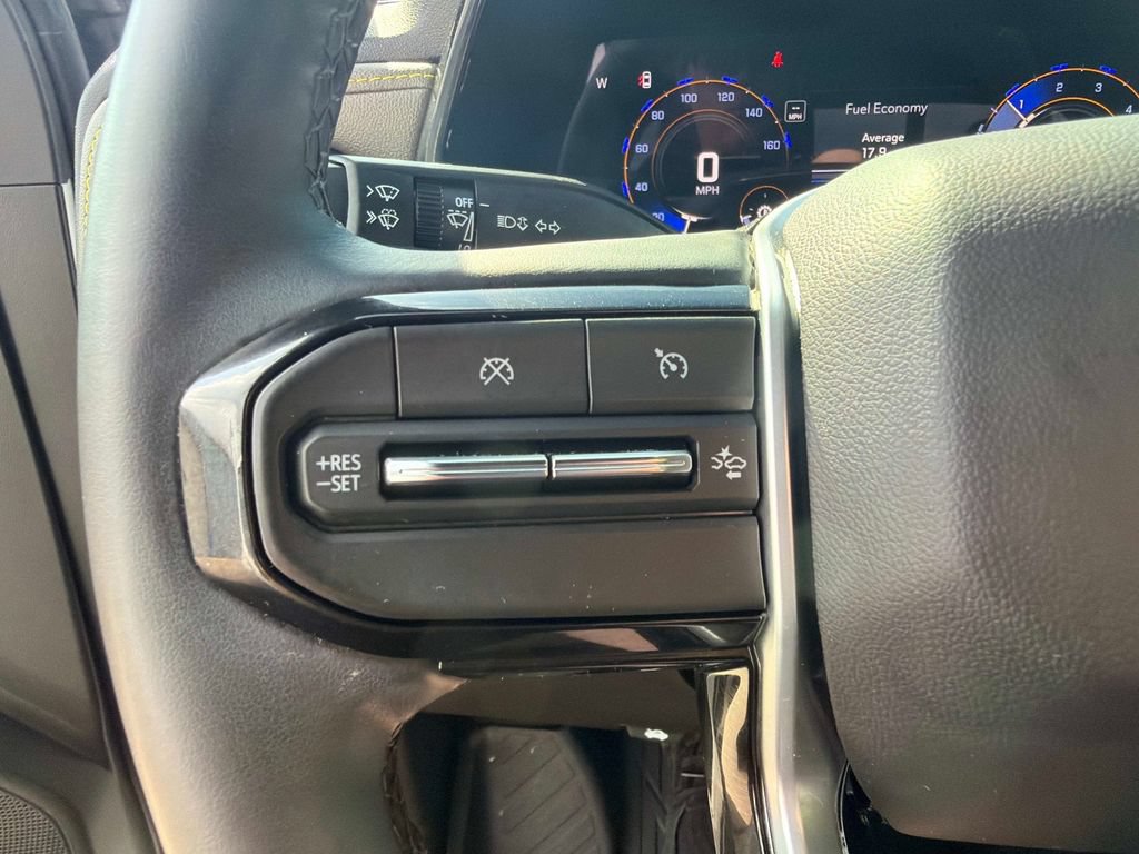 Used 2024 Chevrolet Colorado ZR2 w/ ZR2 Convenience Package III AWD/4WD image 30