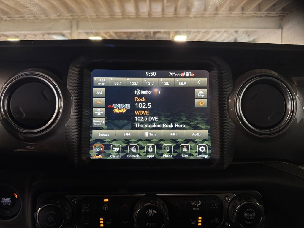 Used 2021 Jeep Wrangler Unlimited Sahara AWD/4WD image 17