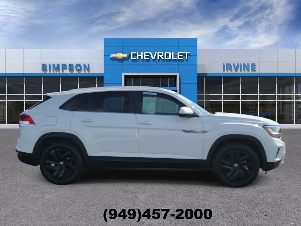 Used 2023 Volkswagen Atlas Cross Sport SE w/ Black Wheel Package image 9