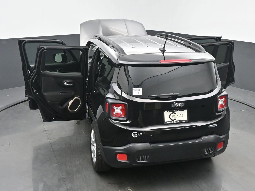 Used 2017 Jeep Renegade Latitude FWD image 62