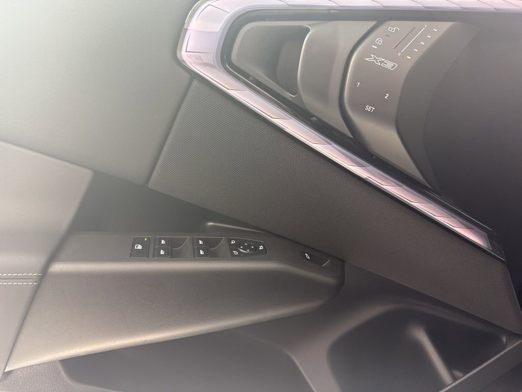 Certified 2025 BMW X3 xDrive30i w/ Premium Package image 13