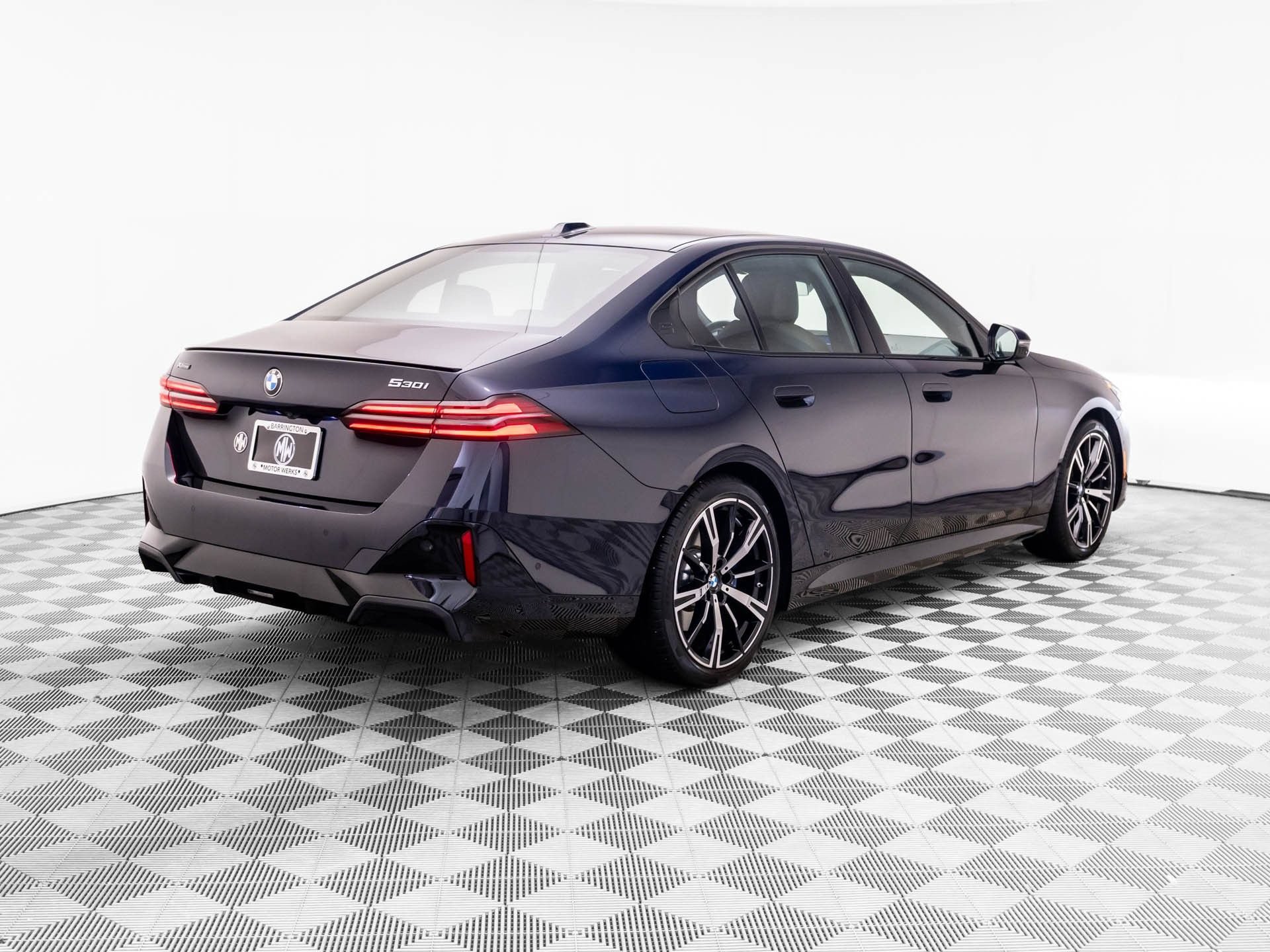 Used 2024 BMW 530i xDrive w/ M Sport Package AWD/4WD image 5