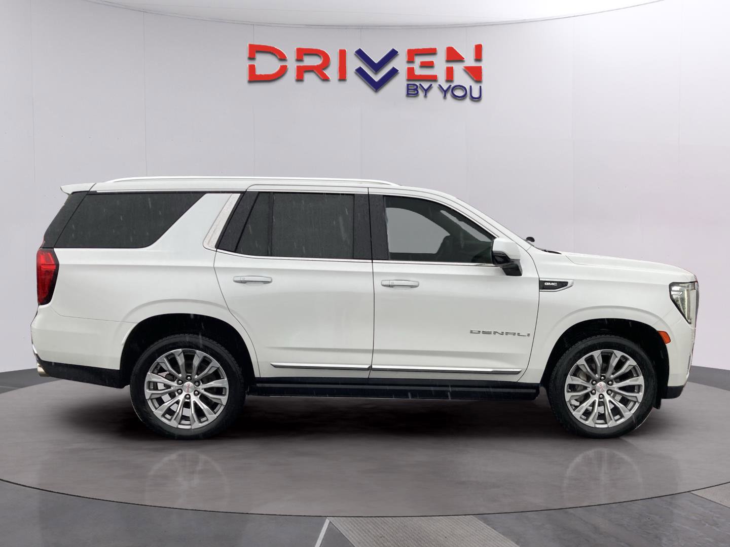 Used 2021 GMC Yukon Denali w/ Denali Premium Package image 7