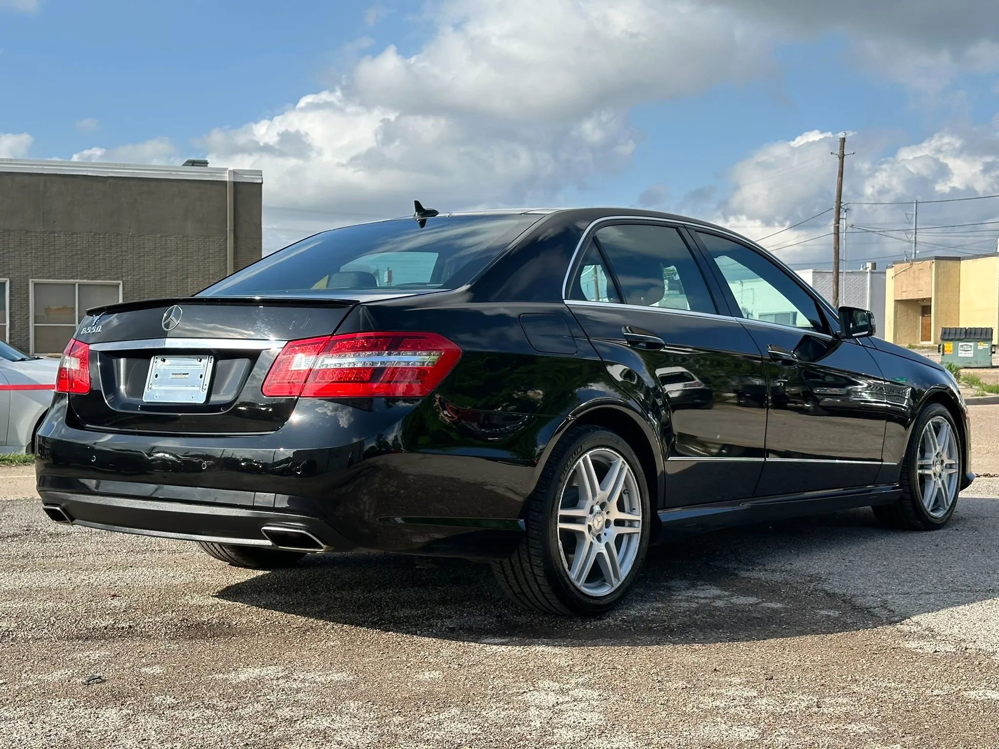 Used 2010 Mercedes-Benz E 550 Sedan w/ Premium 2 Pkg image 7