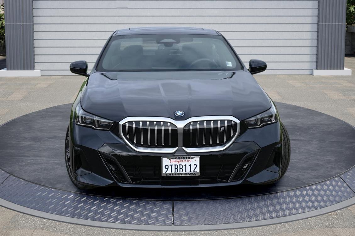 Certified 2025 BMW i5 eDrive40i w/ M Sport Package image 2