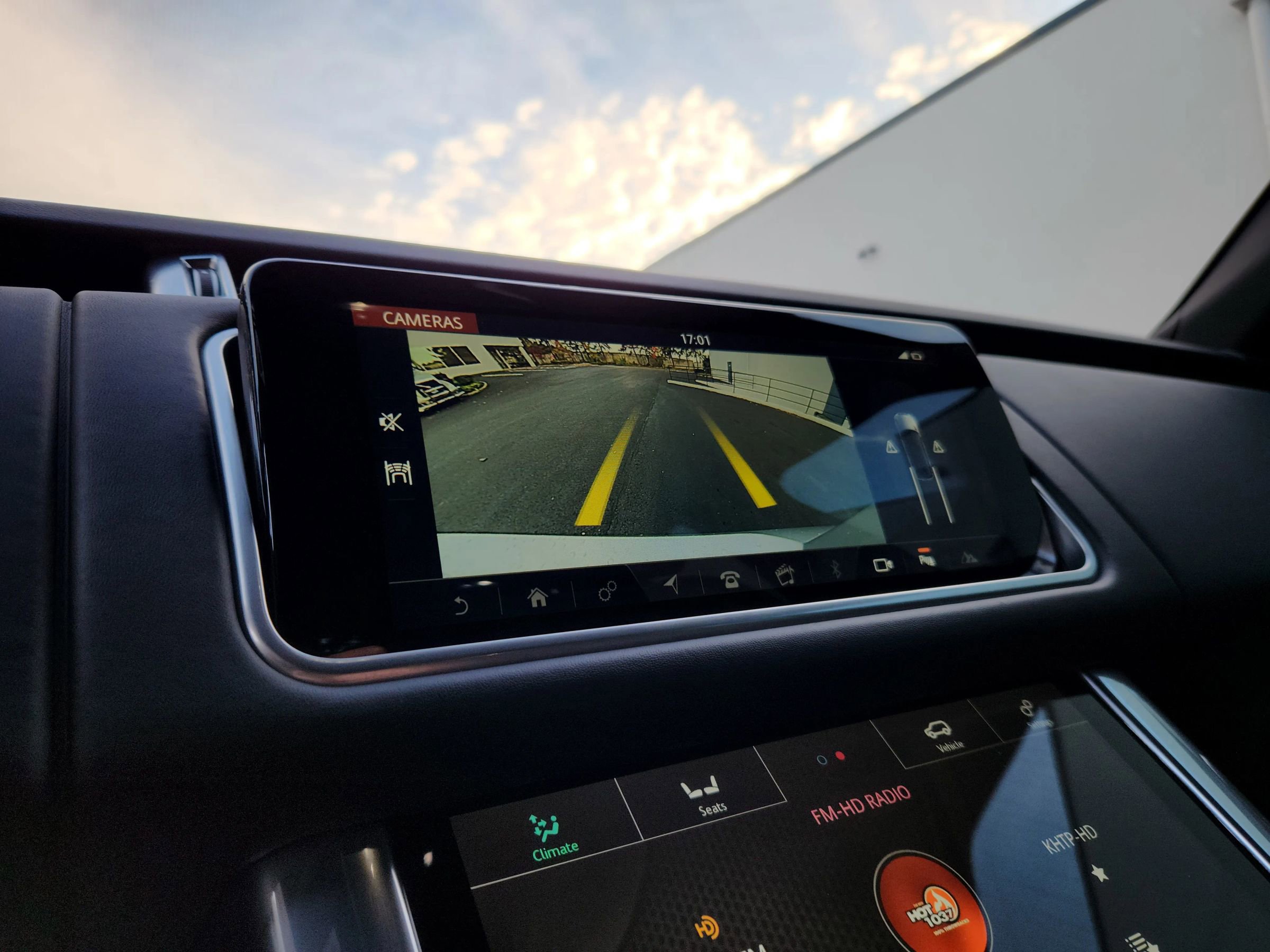 Used 2020 Land Rover Range Rover Sport HST image 15