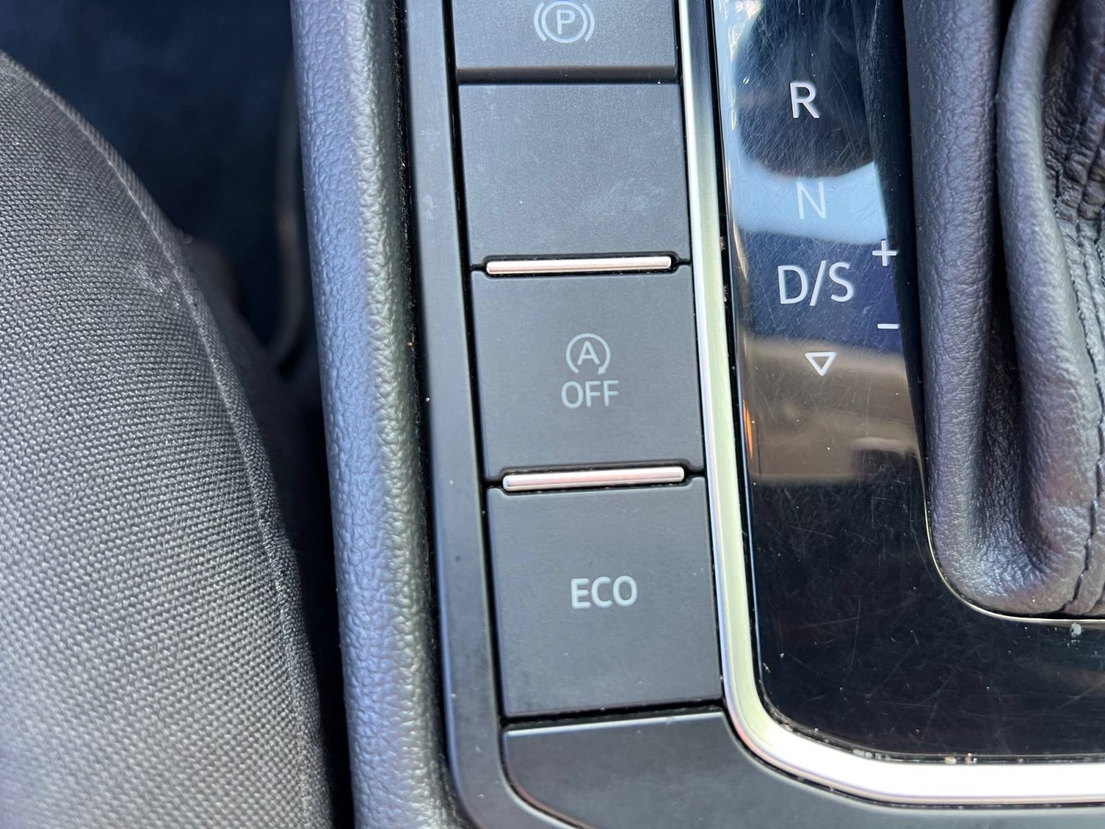 Used 2019 Volkswagen Jetta SE FWD image 23