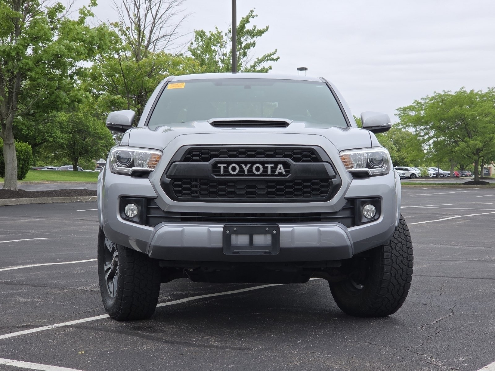 Used 2017 Toyota Tacoma TRD Sport AWD/4WD image 18