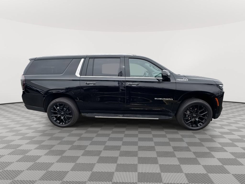 Used 2025 Chevrolet Suburban High Country AWD/4WD image 5