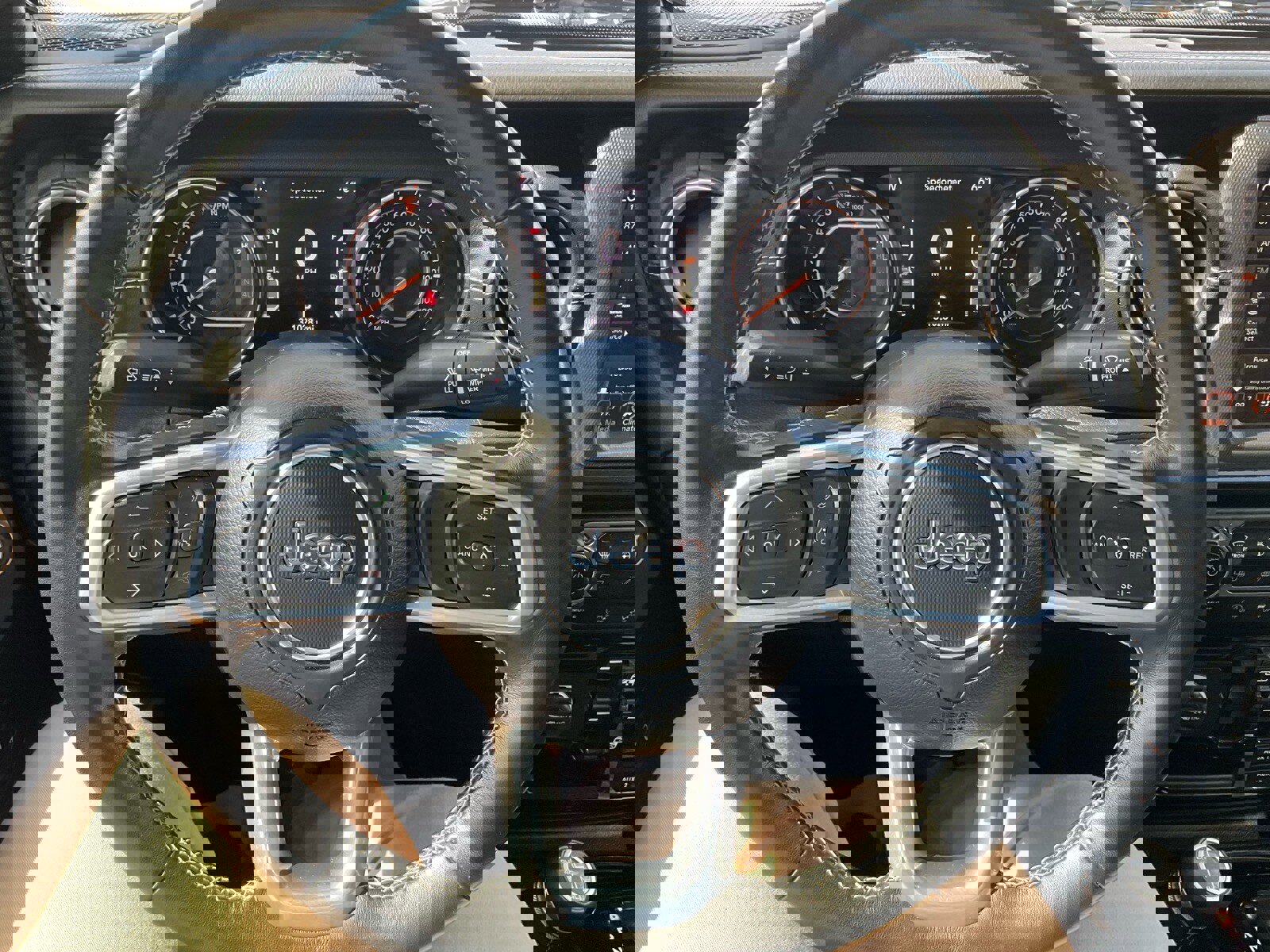 Used 2021 Jeep Gladiator Overland w/ Popular Equipment Package image 16