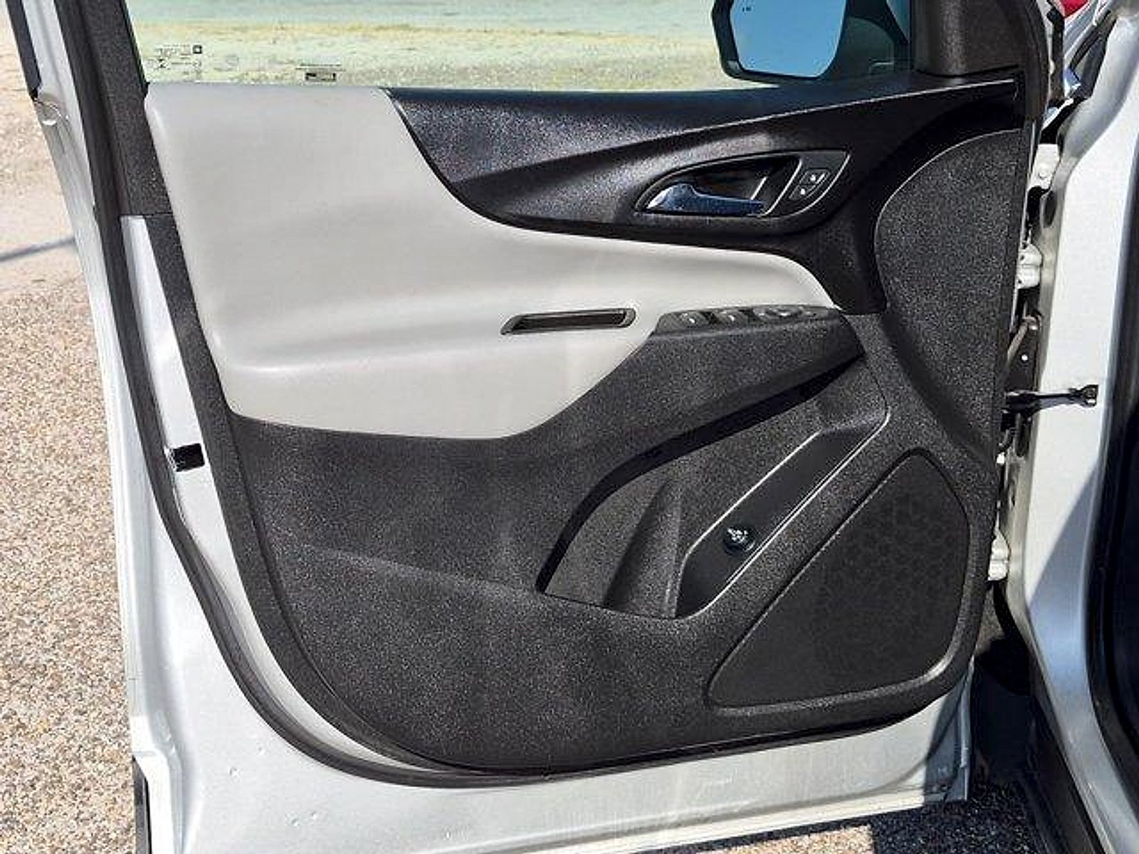 Used 2021 Chevrolet Equinox LT FWD image 21