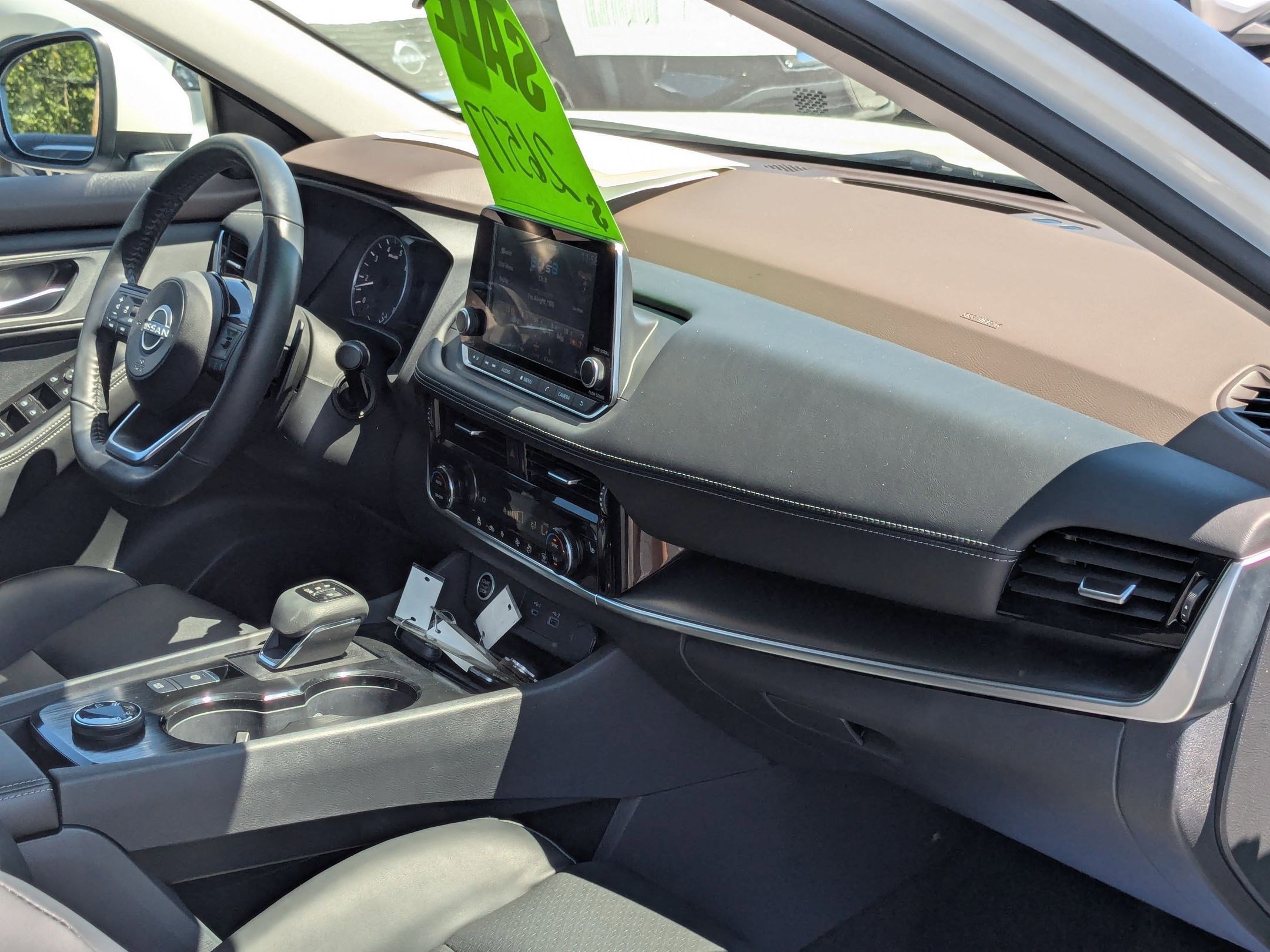 Certified 2022 Nissan Rogue SV w/ SV Premium Package image 24