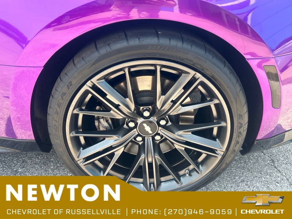 Used 2018 Chevrolet Camaro ZL1 RWD image 31